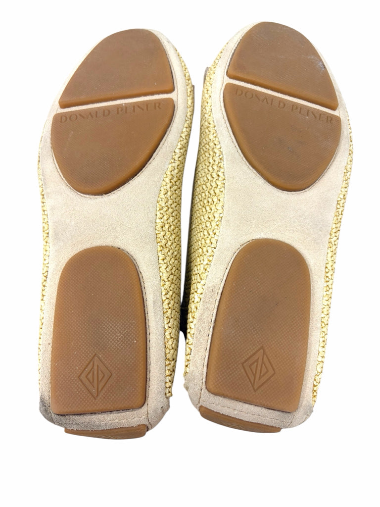 DONALD J PLINER Size 9 FLAT W