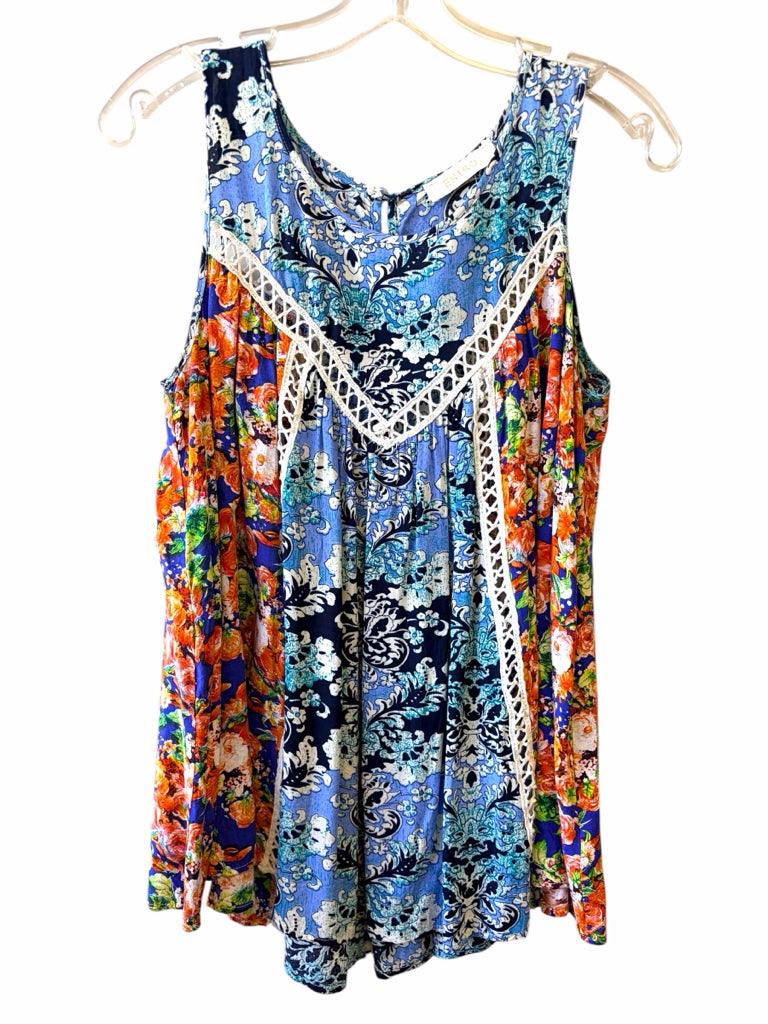 ENTRO Size small TOP W