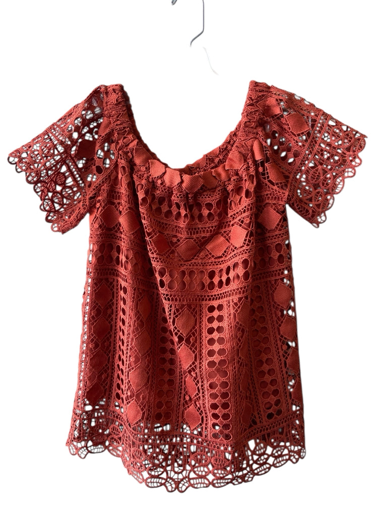 MAURICES Size small TOP  W