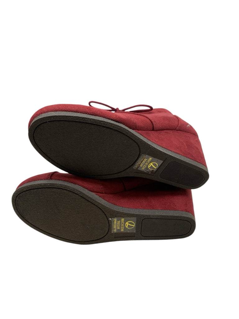 CITY CLASSIFIED  7 WEDGE W