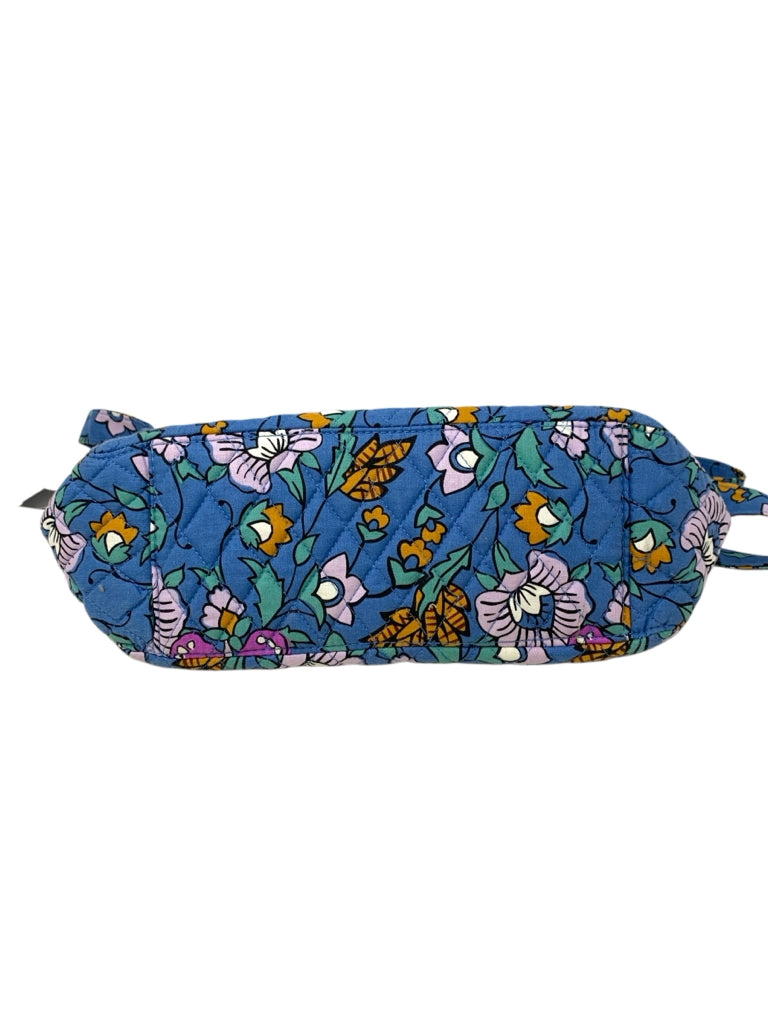 VERA BRADLEY  medium PURSE W