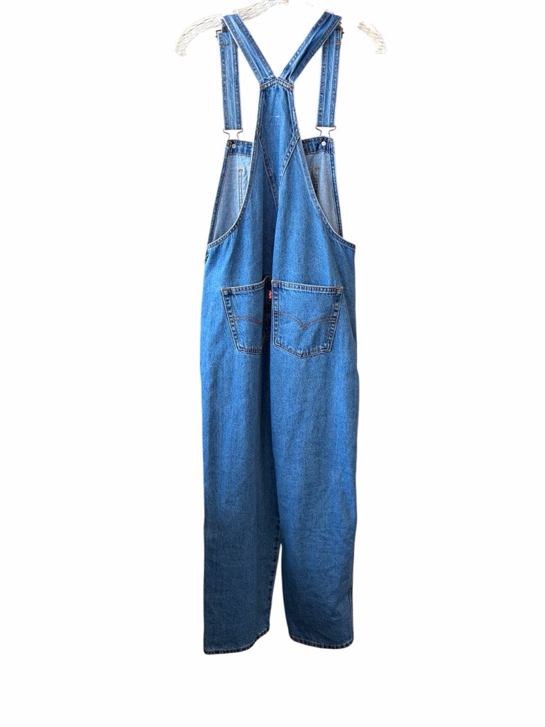 LEVI Size small OVERALL W