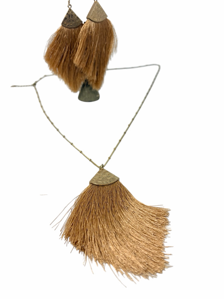 NECKLACE W