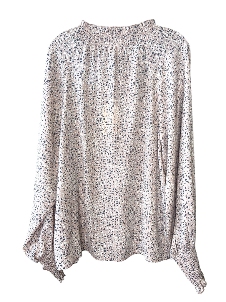 VINE & LOVE Size large TOP  W