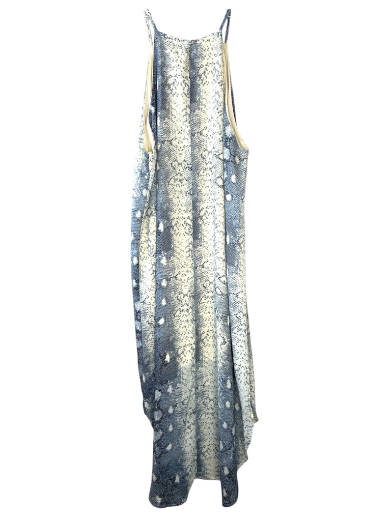 SHE & SKY Size medium DRESS W