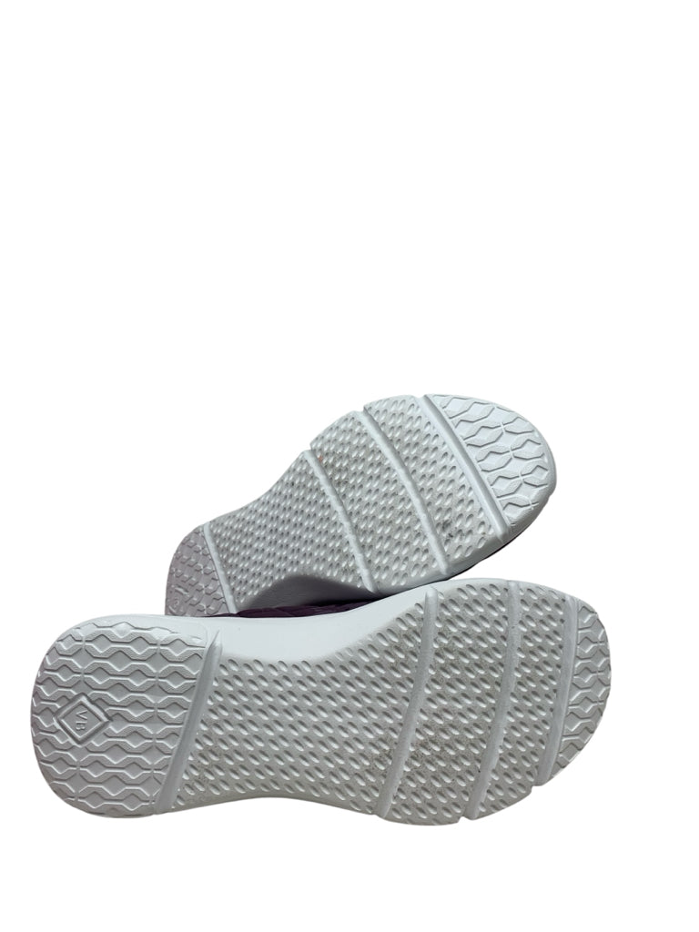 VERA BRADLEY Size 7 SNEAKERS W