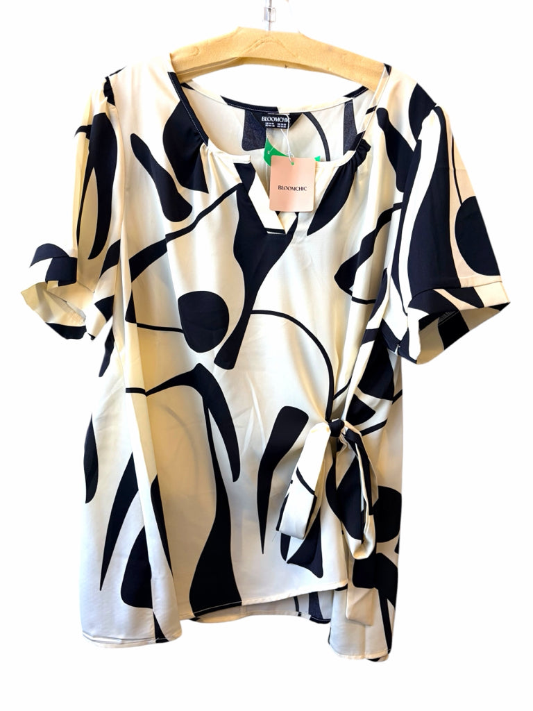 BLOOMCHIC Size 14-16 TOP W