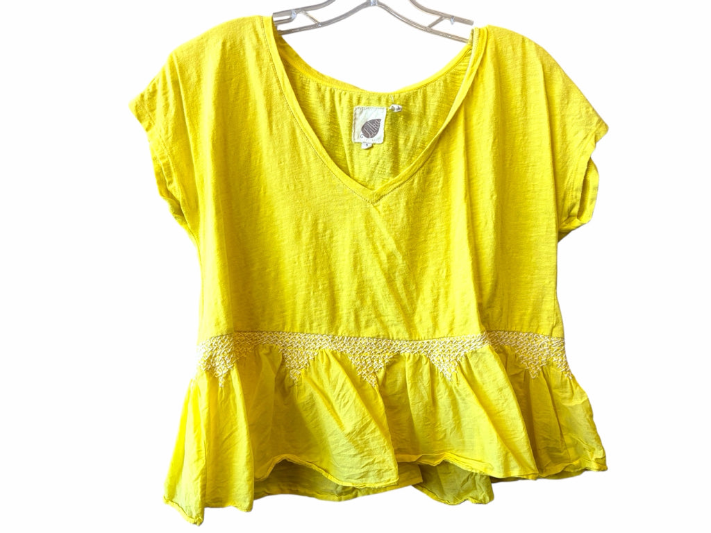 LILKA Size small TOP W