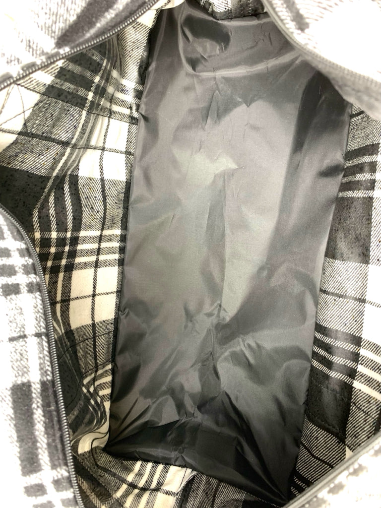 large TOTE W