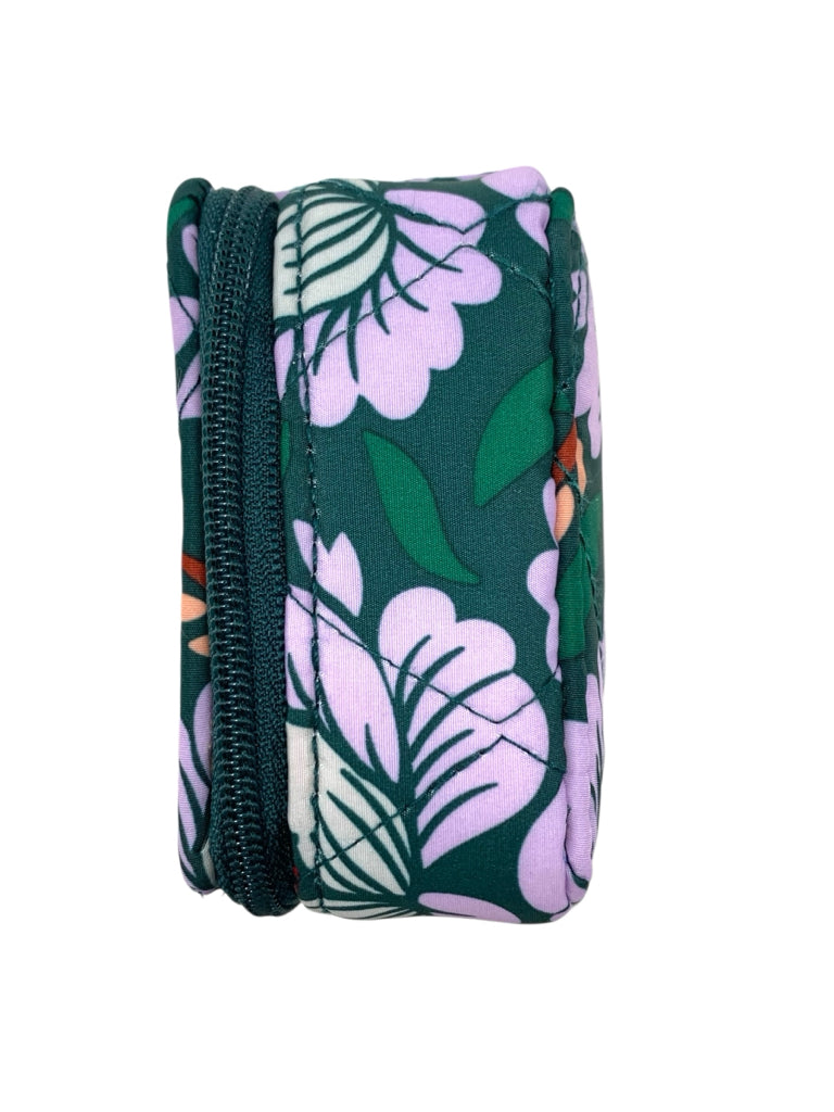 VERA BRADLEY  NEW! CASE