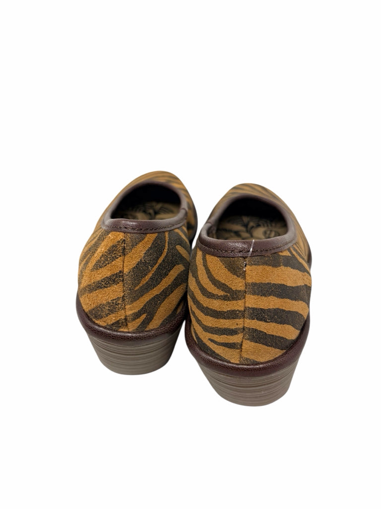 FLY LONDON Size 7.5 WEDGE W