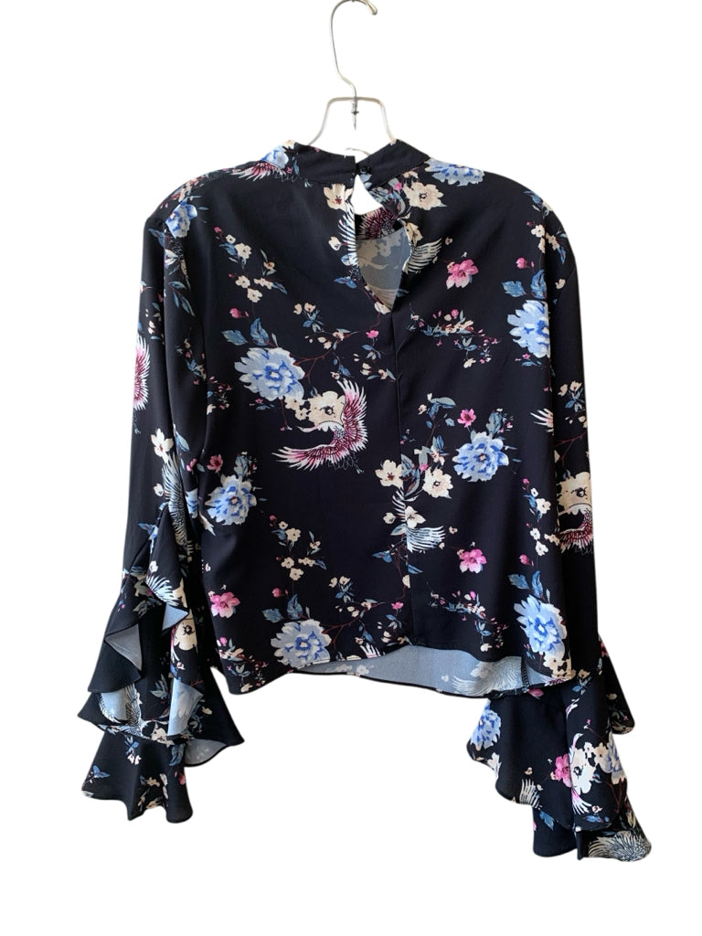 HAUTE ROGUE Size large TOP W