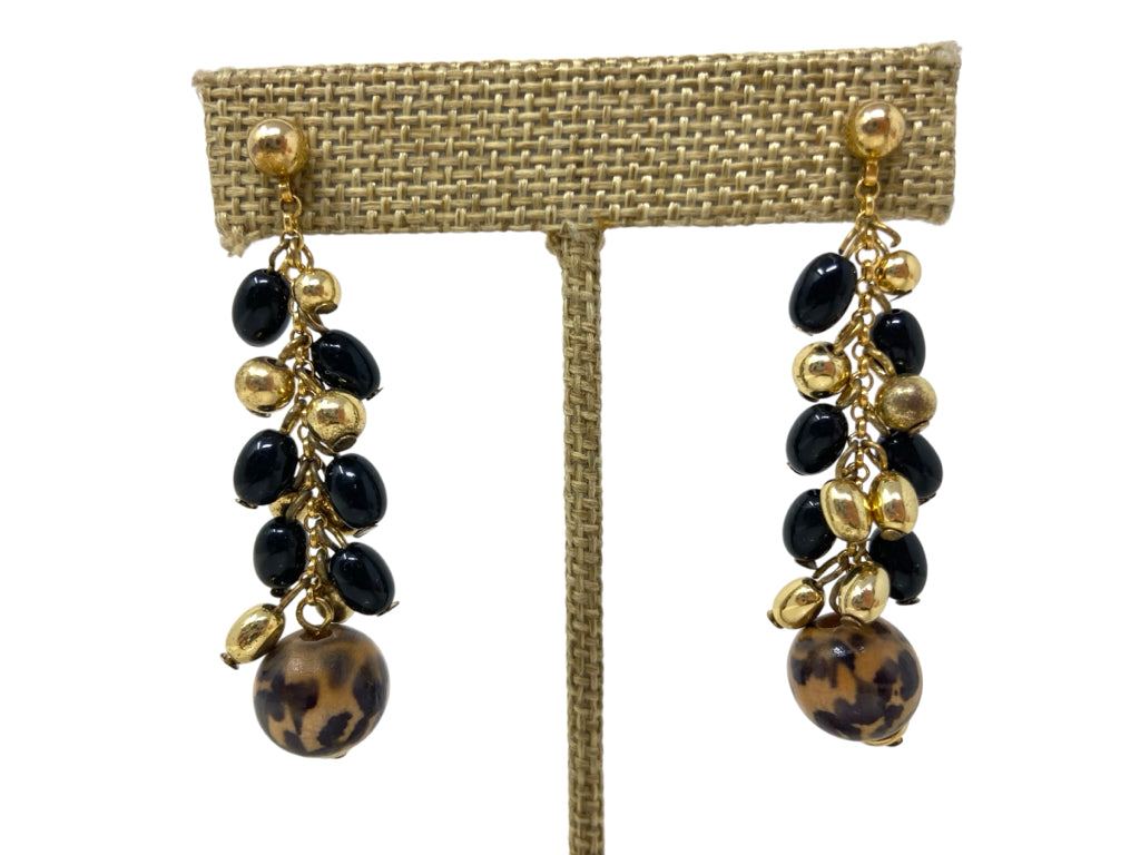 Size PIERCED EARRINGS