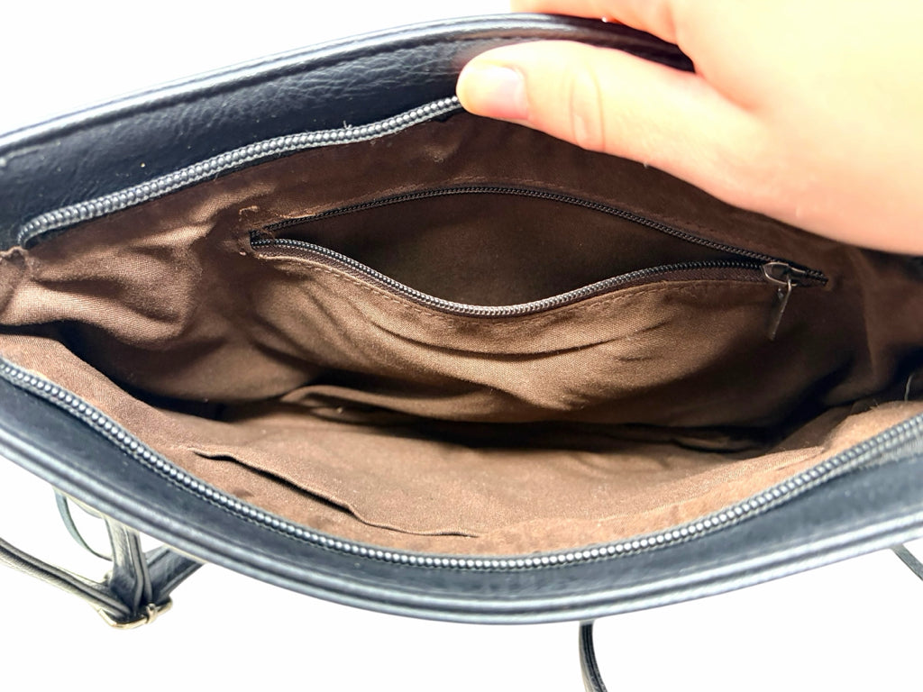 Size medium CROSSBODY W