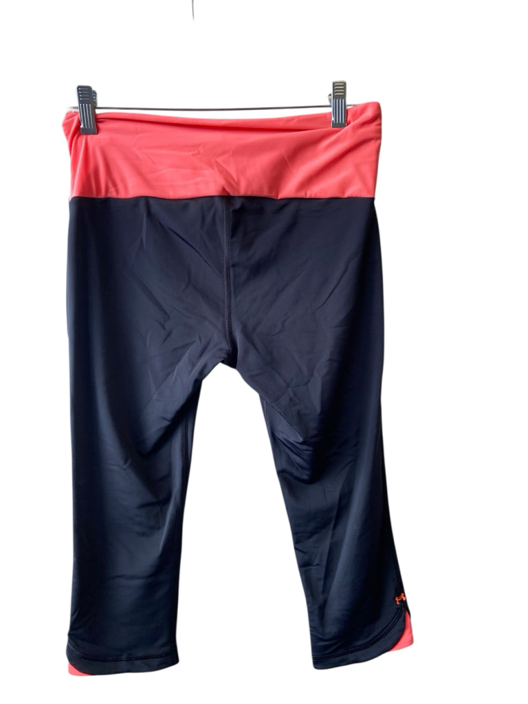 UNDER ARMOUR Size medium GYM W