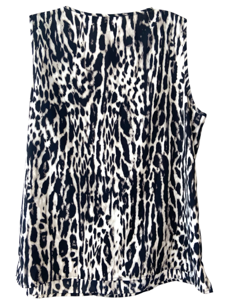 CHICO'S Size medium TOP W