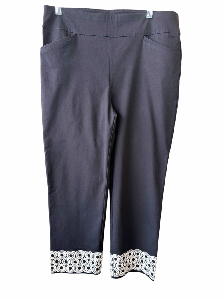 CHICO'S Size 10 CROP W