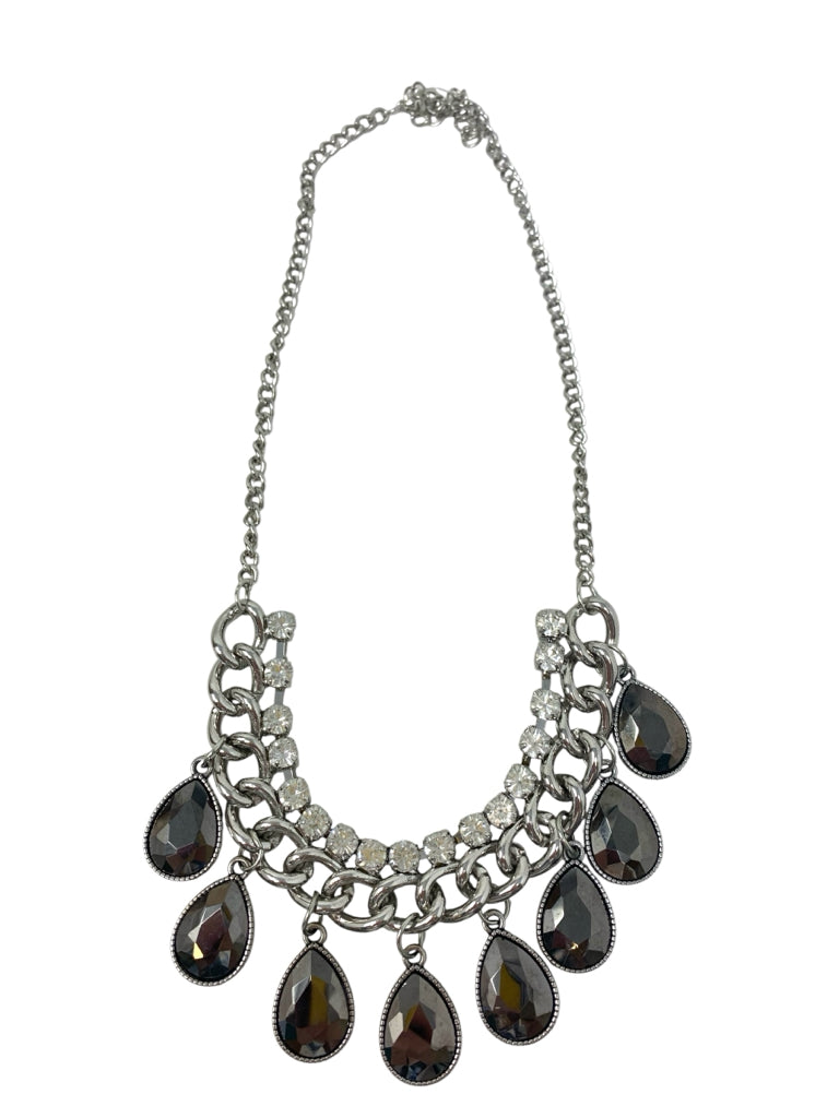 NECKLACE W