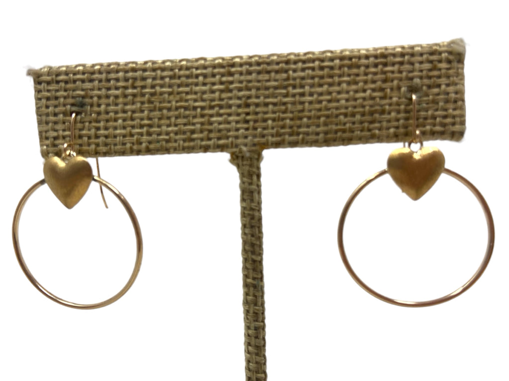 Size PIERCED EARRINGS