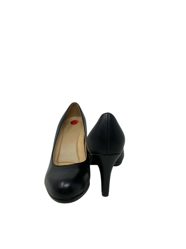 NATURALIZER  6.5 HEEL W