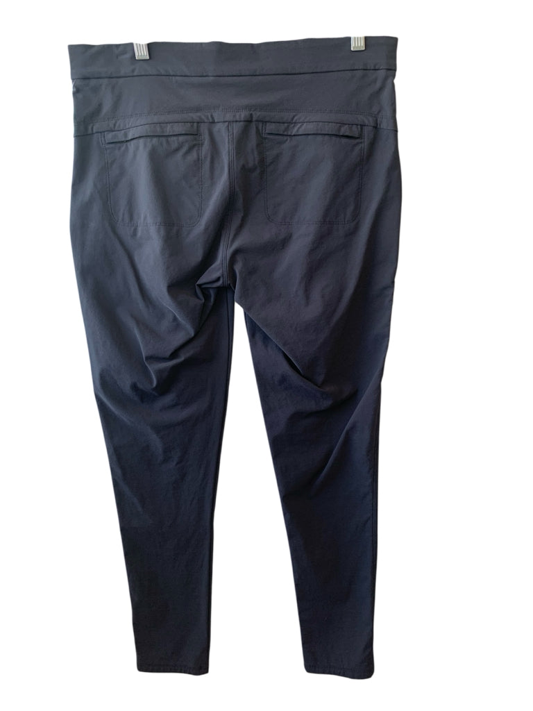 ATHLETA Size medium GYM W