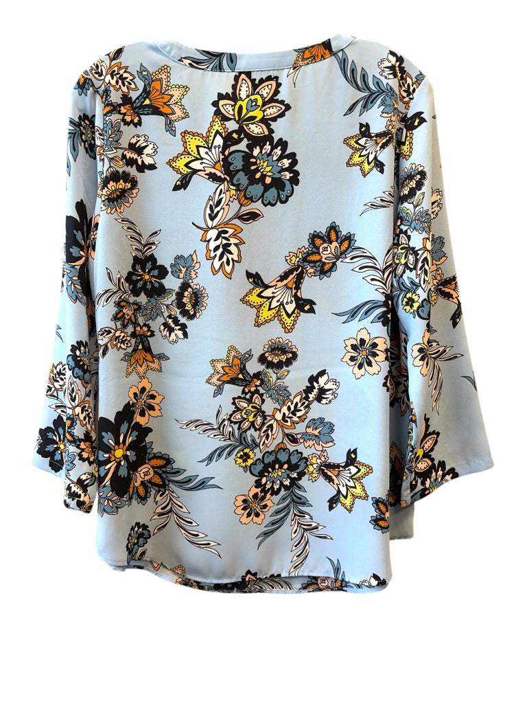 VAN HEUSEN Size medium TOP W