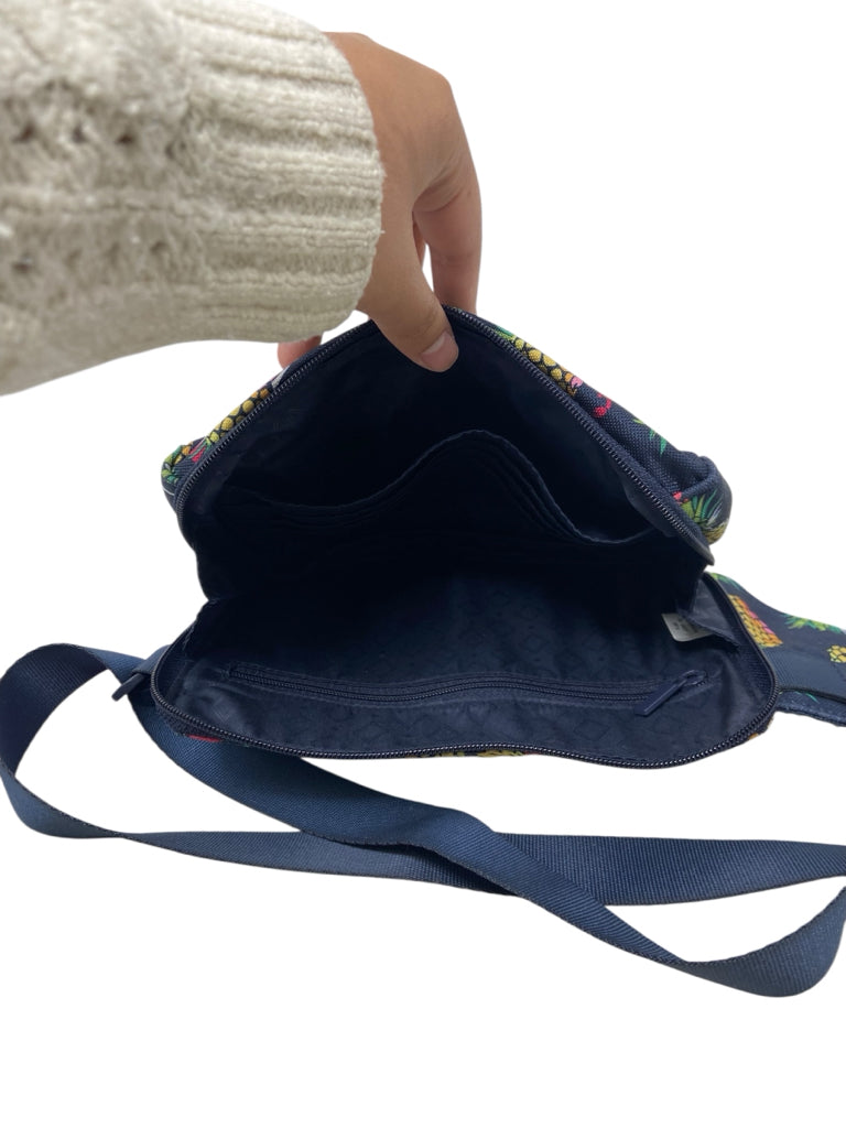 VERA BRADLEY Size medium FANNYPACK