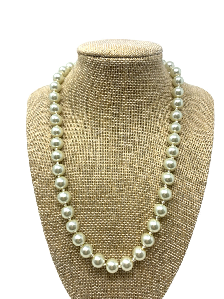 NECKLACE W