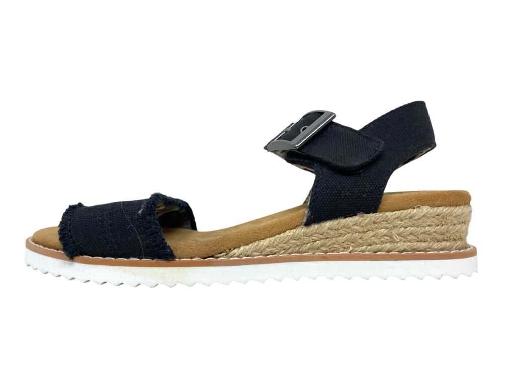BOBS Size 6 SANDALS W