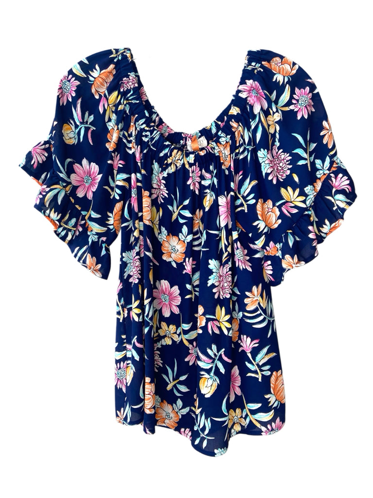 SIENNA SKY Size medium TOP W