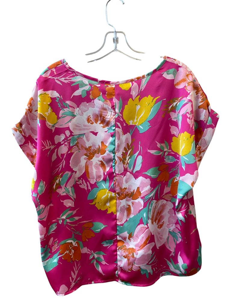 SHE & SKY Size small TOP W