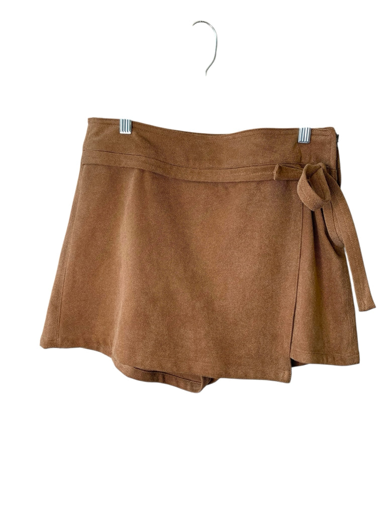 SHE & SKY  medium SKORT W