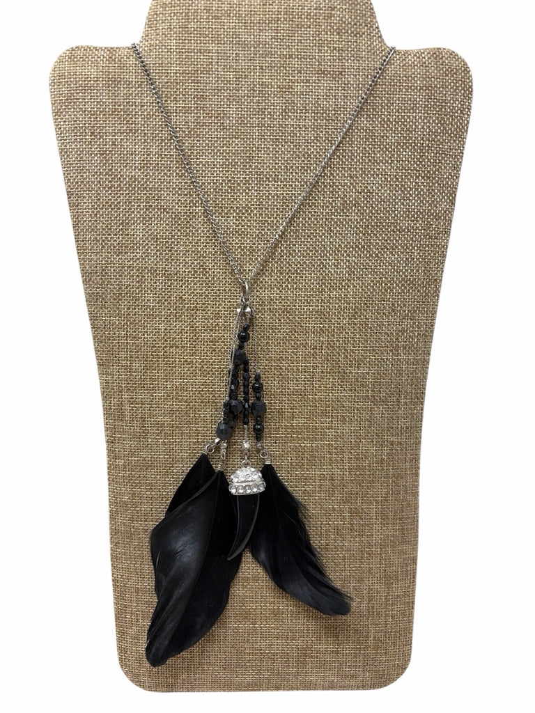 NECKLACE W