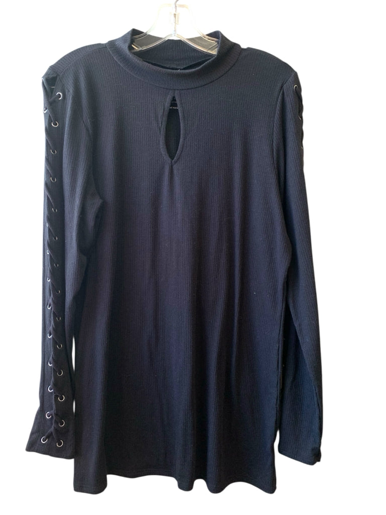 TORRID  18-20W TOP  W