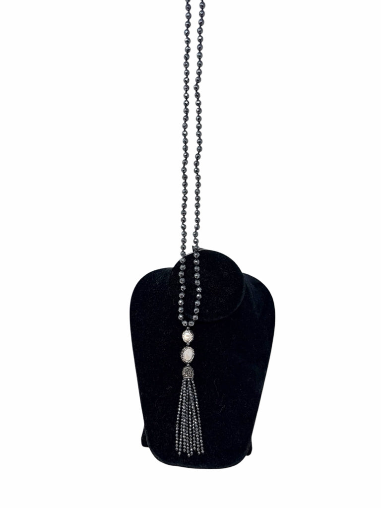 NECKLACE W