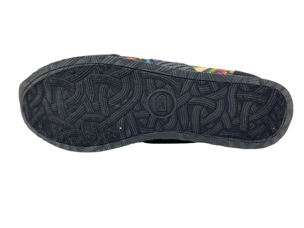 SAKROOTS Size 8 SNEAKERS W