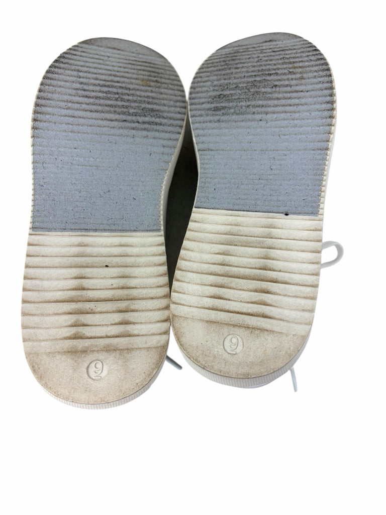 DISNEY Size 9 SNEAKERS W