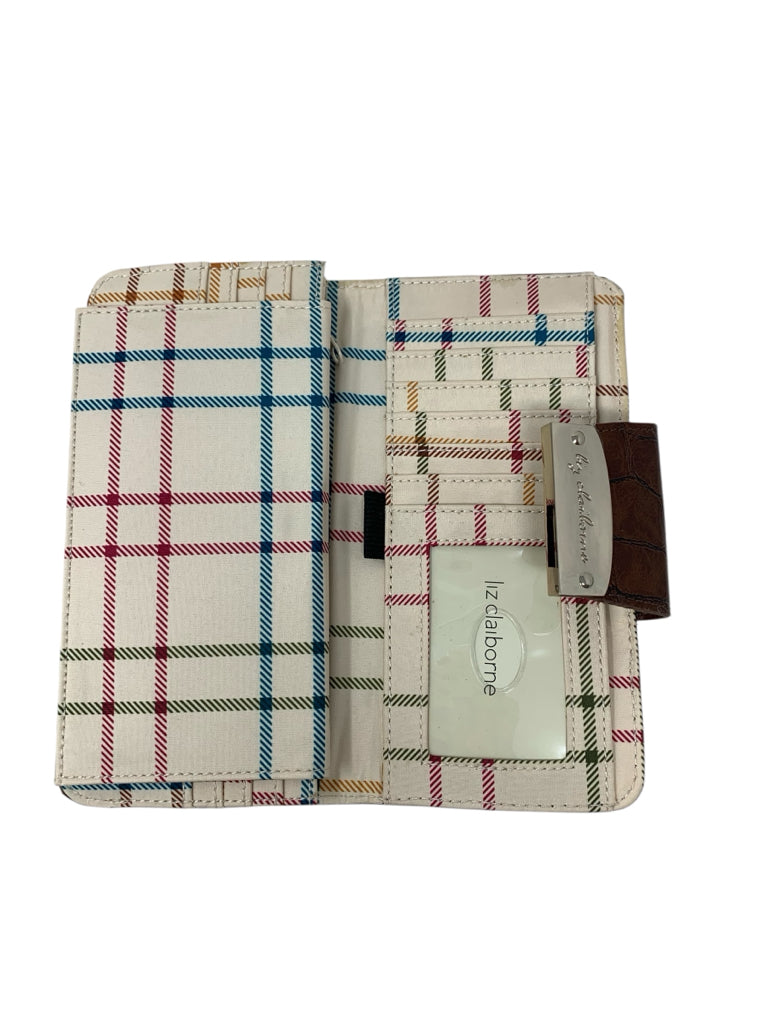 LIZ CLAIBORNE  NEW! WALLET W