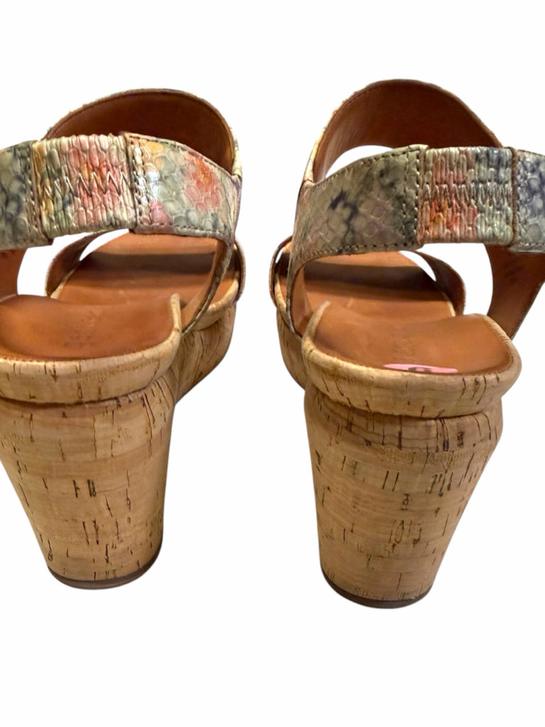 GENTLE SOULS Size 9 WEDGE W