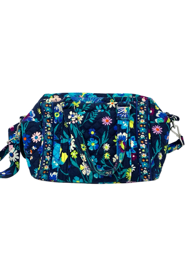 VERA BRADLEY  medium HAND BAG