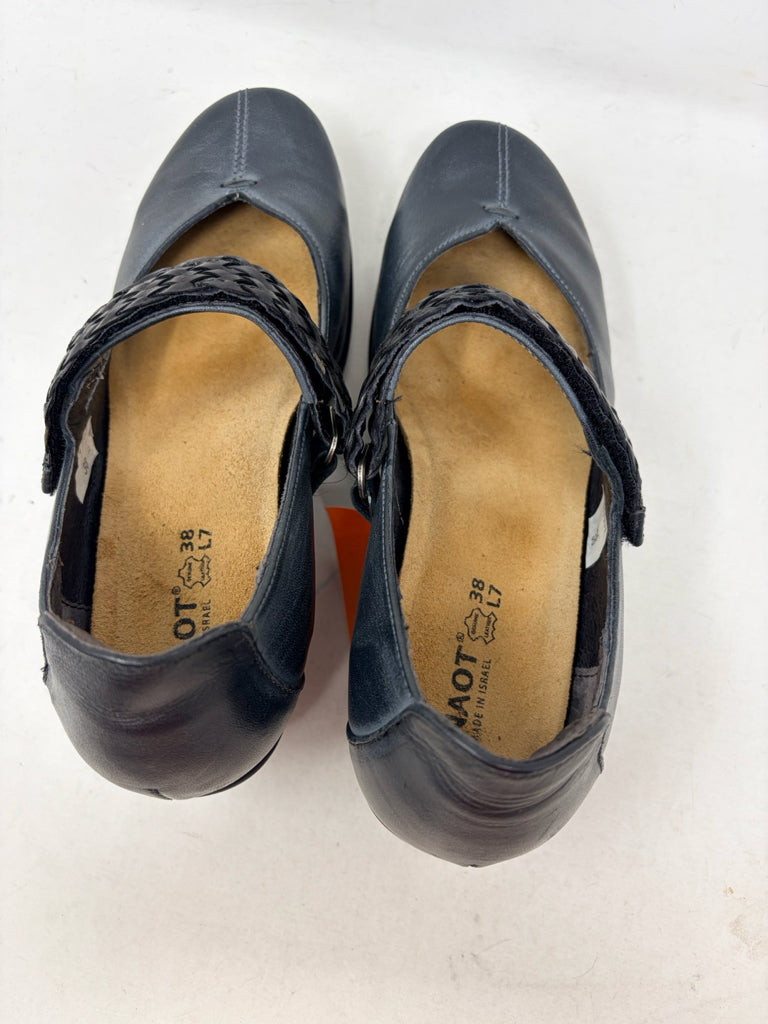NAOT Size 7.5 HEEL W