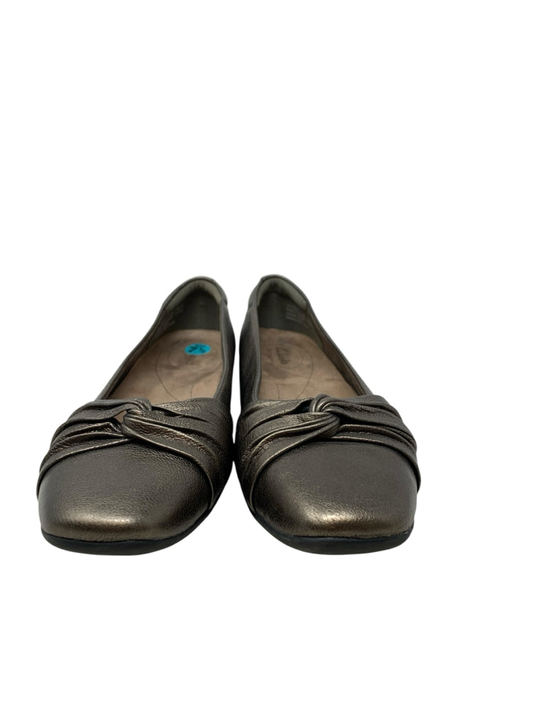 CLARKS  7.5 LOAFER W