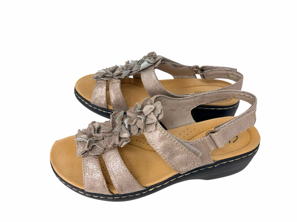 CLARKS Size 9 SANDALS W