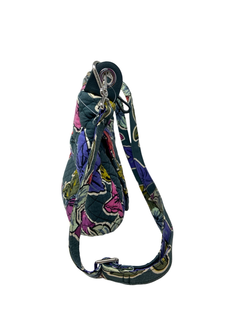 VERA BRADLEY Size large CROSSBODY W