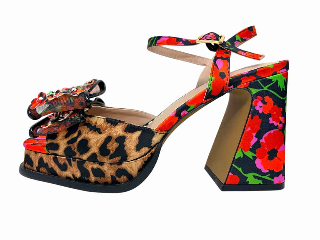 BETSEY JOHNSON Size 9 HEEL W