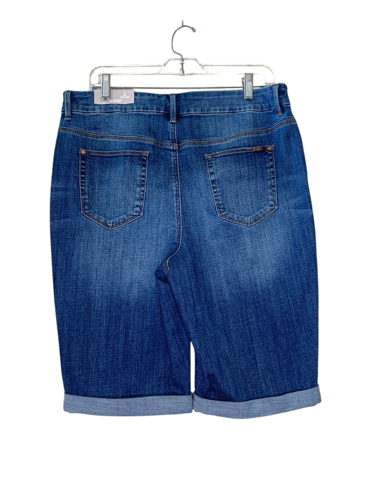 CHICO'S  12 SHORT W