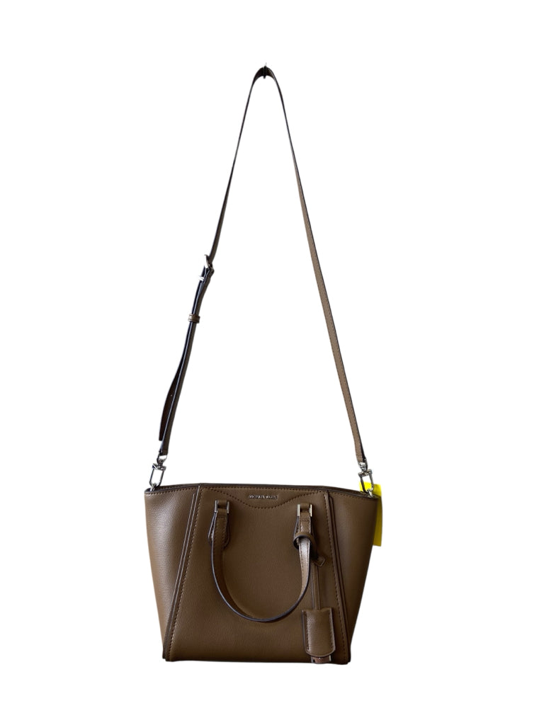 MICHAEL KORS Size medium PURSE W