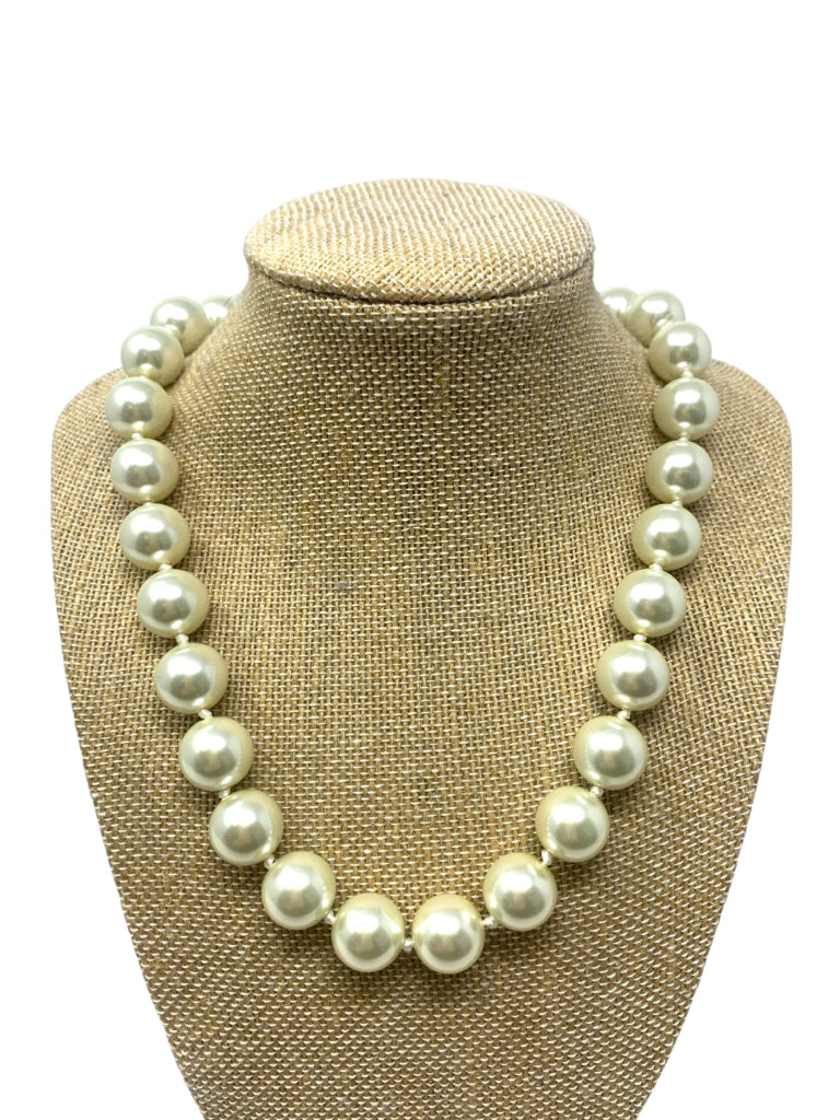 NECKLACE W