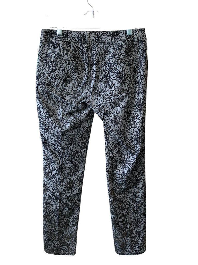 CHICO'S Size 2 JEANS W