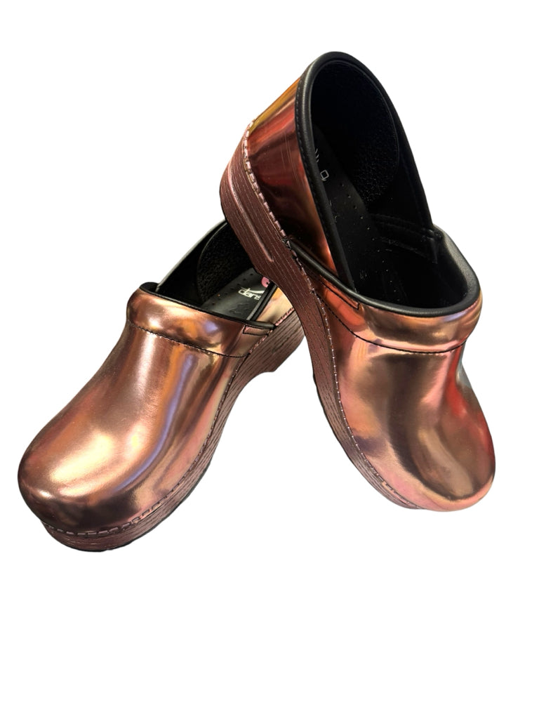 DANSKO Size 9 MULE W